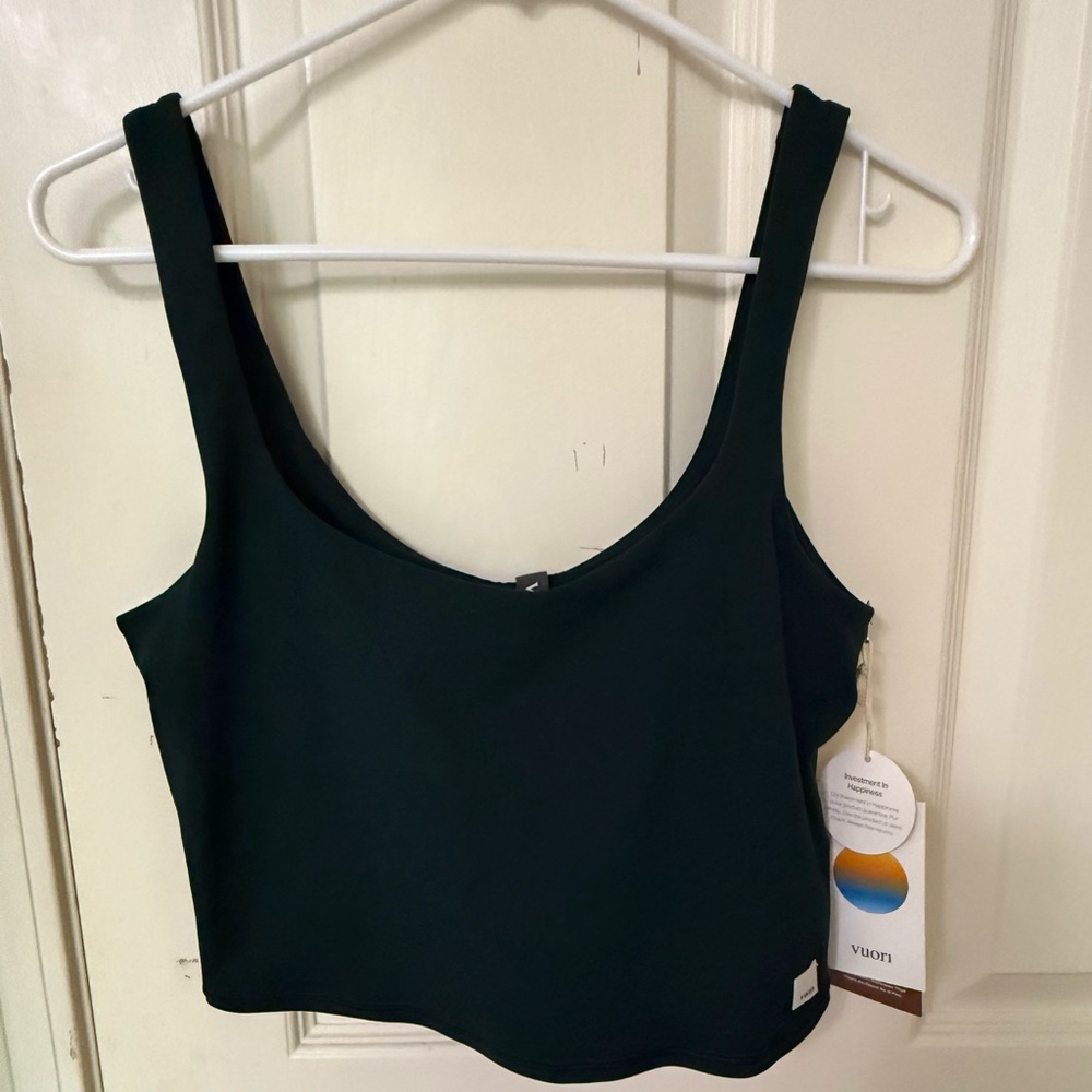 Vuori Daily Crop - Grass - Picture 2 of 4